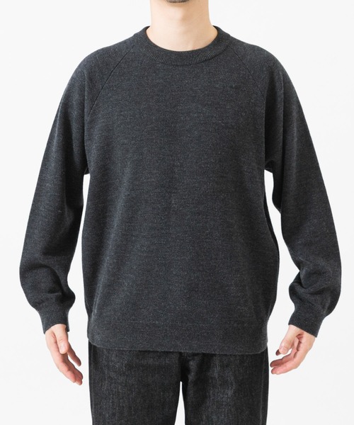 ATON(エイトン)の「ATON CREW-NECK SWEATER(ニット/セーター・メンズ・チャコールグレー/ピンク・4/6)」の7枚目の写真