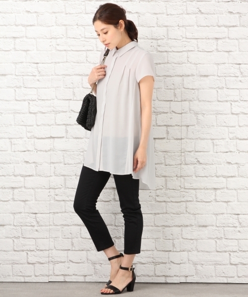 LEPSIM(レプシィム)の「シャツチュニックワンピースSS 724223(チュニック・レディース・オフホワイト/ブラック/グレイッシュベージュ・LARGE/MEDIUM)」の6枚目の写真