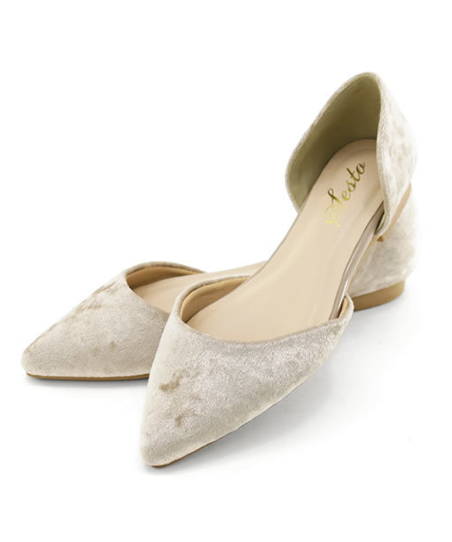 SESTO（セスト）の「ポインテッドトゥのぺたんこフラットセパレート