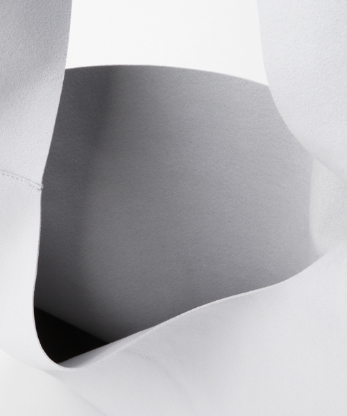 STUDIOUS（ステュディオス）の「スウェードマルシェバッグ（トートバッグ・レディース・サックスブルー/キャメル/ライトグレー・FREE）」の14枚目の写真