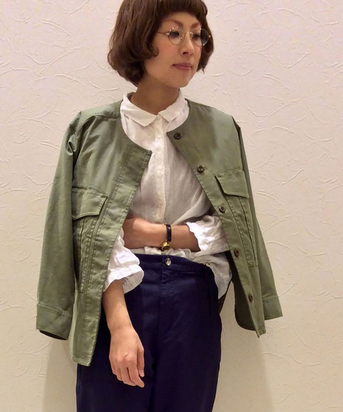 LBC(エルビーシー)の「バックサテンミリタリーブルゾン (ブルゾン・レディース・ベージュ/オリーブ・LARGE/MEDIUM)」の2枚目の写真