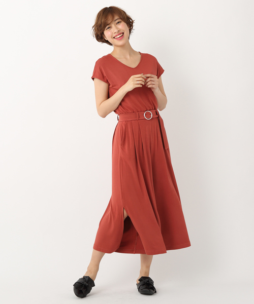 UNRELISH（アンレリッシュ）の「サイドスリットロンパース（ワンピース・レディース・カーキ/オレンジ/ブラック・MEDIUM）」の3枚目の写真