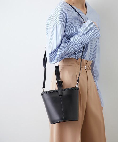 YAHKI（ヤーキ）の「【YAHKI】《STUDIOUS別注》ダブルフェイスバケツBAG / YH-124S（ショルダーバッグ・レディース・ブラック/ベージュ/ブラウン・FREE）」の2枚目の写真