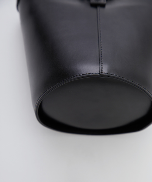 YAHKI（ヤーキ）の「【YAHKI】《STUDIOUS別注》ダブルフェイスバケツBAG / YH-124S（ショルダーバッグ・レディース・ブラック/ベージュ/ブラウン・FREE）」の6枚目の写真