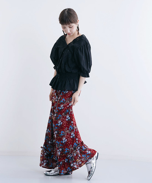 MERLOT（メルロー）の「パンチングフラワー刺繍ウエストギャザーブラウス1170（シャツ/ブラウス・レディース・ブラック/イエロー/オフホワイト/パープル・FREE）」の13枚目の写真