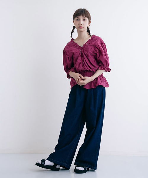 MERLOT（メルロー）の「パンチングフラワー刺繍ウエストギャザーブラウス1170（シャツ/ブラウス・レディース・ブラック/イエロー/オフホワイト/パープル・FREE）」の15枚目の写真