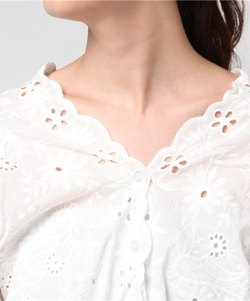 MERLOT（メルロー）の「パンチングフラワー刺繍ウエストギャザーブラウス1170（シャツ/ブラウス・レディース・ブラック/イエロー/オフホワイト/パープル・FREE）」の17枚目の写真