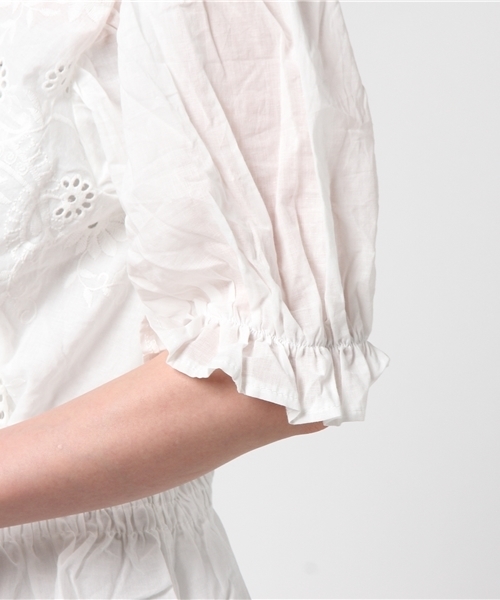 MERLOT（メルロー）の「パンチングフラワー刺繍ウエストギャザーブラウス1170（シャツ/ブラウス・レディース・ブラック/イエロー/オフホワイト/パープル・FREE）」の18枚目の写真