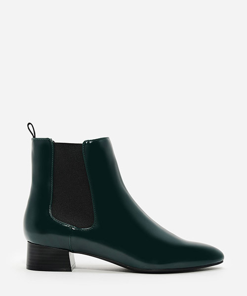 CHARLES & KEITH(チャールズ & キース)の「チェルシーブーツ / CHELSEA BOOTS(ブーツ・レディース・ホワイト/グリーン/ブラック・24.5cm/23cm/22.5cm/23.5cm/25cm)」の3枚目の写真