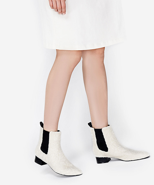 CHARLES & KEITH(チャールズ & キース)の「チェルシーブーツ / CHELSEA BOOTS(ブーツ・レディース・ホワイト/グリーン/ブラック・24.5cm/23cm/22.5cm/23.5cm/25cm)」の21枚目の写真