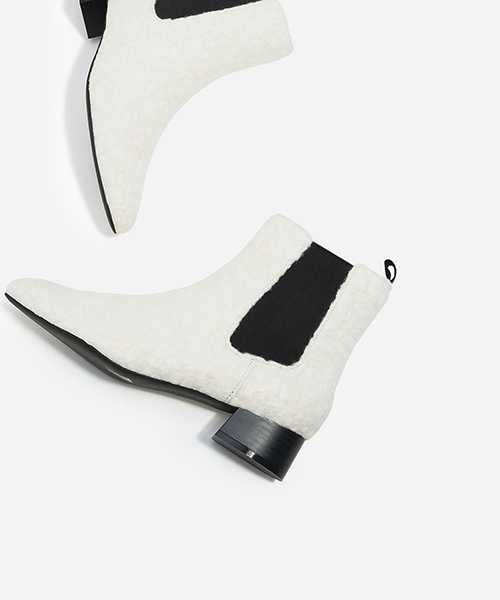 CHARLES & KEITH(チャールズ & キース)の「チェルシーブーツ / CHELSEA BOOTS(ブーツ・レディース・ホワイト/グリーン/ブラック・24.5cm/23cm/22.5cm/23.5cm/25cm)」の20枚目の写真