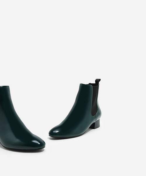 CHARLES & KEITH(チャールズ & キース)の「チェルシーブーツ / CHELSEA BOOTS(ブーツ・レディース・ホワイト/グリーン/ブラック・24.5cm/23cm/22.5cm/23.5cm/25cm)」の8枚目の写真