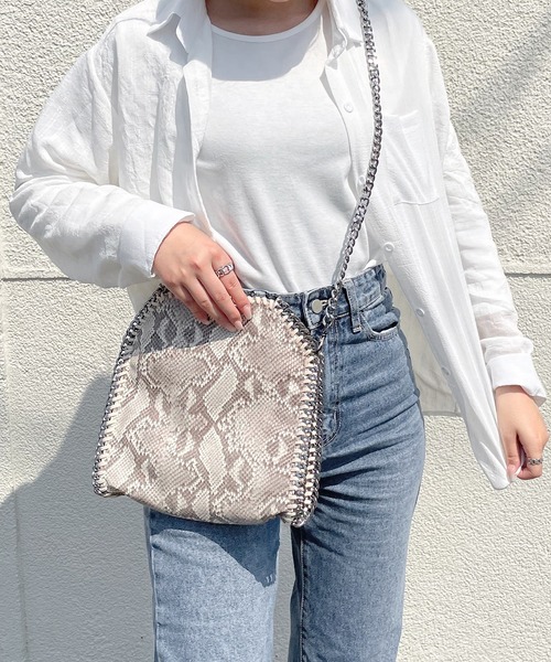 shopnikoniko（ショップニコニコ）の「2wayチェーンショルダーバッグ（ショルダーバッグ・レディース・ブラック/シルバー/チェック/シルバー系その他/ホワイト/パイソン/アイボリー・フリー）」の16枚目の写真