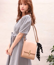 スカーフ付きショルダーバッグ