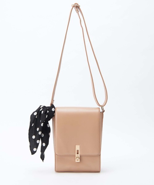 one after another NICE CLAUP(ワンアフターアナザーナイスクラップ)の「スカーフ付きショルダーバッグ(ショルダーバッグ・レディース・ブラック/ブラウン/ベージュ・ONE SIZE)」の21枚目の写真