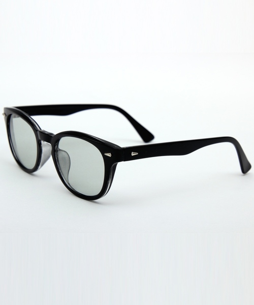 ８(eight)（エイト）の「ウェリントン サングラス 伊達メガネ 専用ケース付き（サングラス・メンズ・ライトグレー/ライトブラウン/レッド/マスタード/グレー系その他/ブラック系その他/ブラック系その他2・FREE）」の3枚目の写真