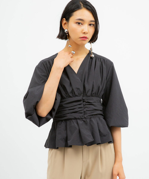 UNITED TOKYO（ユナイテッドトウキョウ）の「ヴィンテージカシュクールブラウス（シャツ/ブラウス・レディース・アイボリー/ブラック/マルチ・1）」の14枚目の写真
