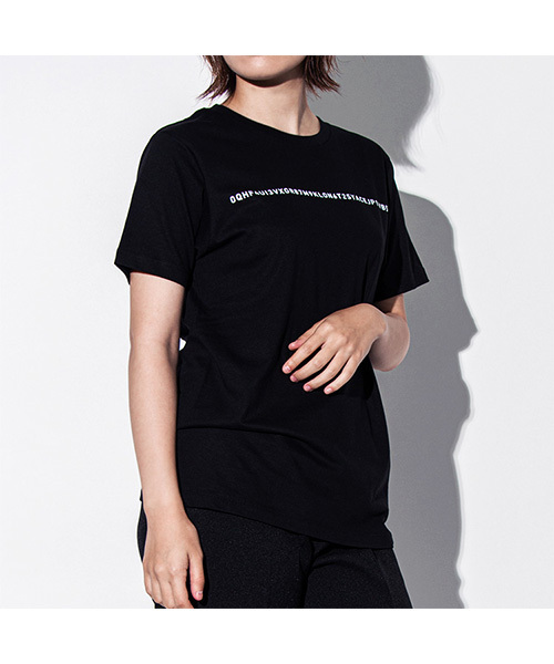 KLON（クローン）の「KLON Tshirts SERIAL NUMBER ONE LINES BLACK（Tシャツ/カットソー・レディース・ブラック・LARGE/X-SMALL/SMALL/MEDIUM）」の4枚目の写真
