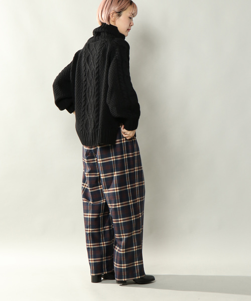 notch.(ノッチ)の「ベルト付きチェックパンツ(その他パンツ・レディース・ベージュ/ネイビー・M)」の5枚目の写真