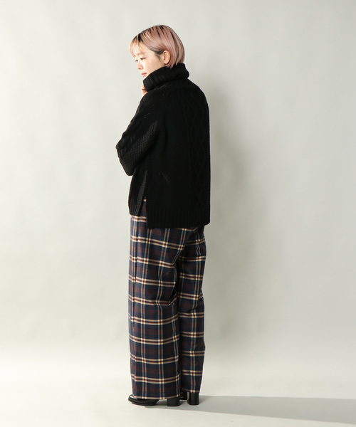 notch.(ノッチ)の「ベルト付きチェックパンツ(その他パンツ・レディース・ベージュ/ネイビー・M)」の7枚目の写真