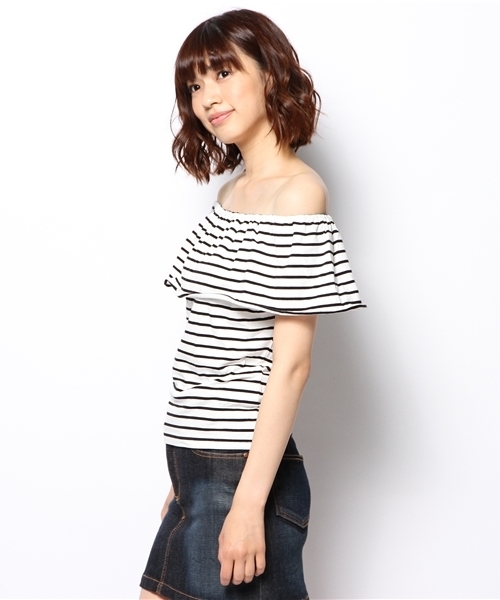 WEGO(ウィゴー)の「WEGO/オフショルフリルカットソー(Tシャツ/カットソー・レディース・ホワイト/ブラック/ブラック系その他/レッド系その他/ネイビー/ライトイエロー・FREE)」の10枚目の写真