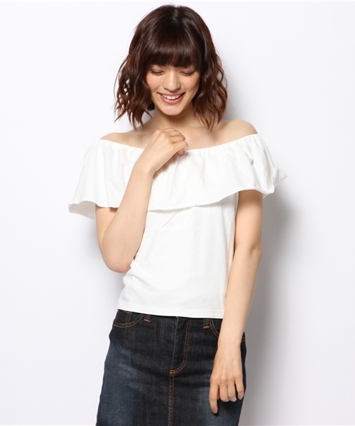 WEGO(ウィゴー)の「WEGO/オフショルフリルカットソー(Tシャツ/カットソー・レディース・ホワイト/ブラック/ブラック系その他/レッド系その他/ネイビー/ライトイエロー・FREE)」の13枚目の写真