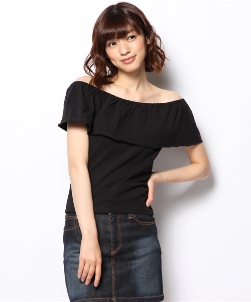 WEGO(ウィゴー)の「WEGO/オフショルフリルカットソー(Tシャツ/カットソー・レディース・ホワイト/ブラック/ブラック系その他/レッド系その他/ネイビー/ライトイエロー・FREE)」の14枚目の写真