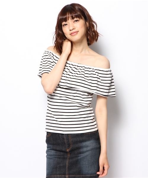 WEGO(ウィゴー)の「WEGO/オフショルフリルカットソー(Tシャツ/カットソー・レディース・ホワイト/ブラック/ブラック系その他/レッド系その他/ネイビー/ライトイエロー・FREE)」の15枚目の写真