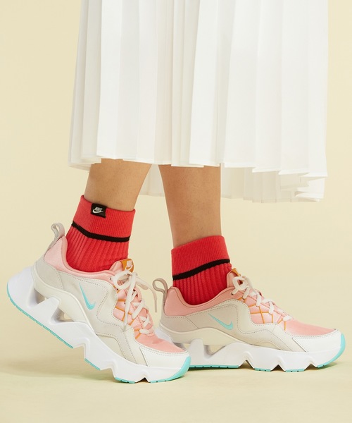 NIKE(ナイキ)の「ナイキ RYZ 365 ウィメンズシューズ / NIKE RYZ 365(スニーカー)」|コーラルピンク