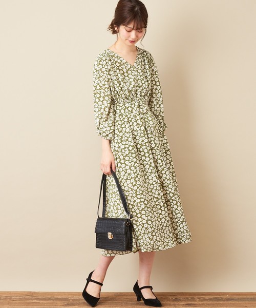 natural couture（ナチュラルクチュール）の「ねじり袖サテンギャザーワンピース（ワンピース・レディース・ブラック/ピンク/ボルドー/その他1/その他2/キャメル/ブルー・FREE）」の10枚目の写真