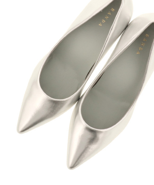 RANDA（ランダ）の「ストレスフリー/チャンキーヒールポインテッドトゥパンプス（パンプス・レディース・ブラック/ベージュ/シルバー・23/24/25/25.5/22.5/24.5/23.5/22）」の4枚目の写真