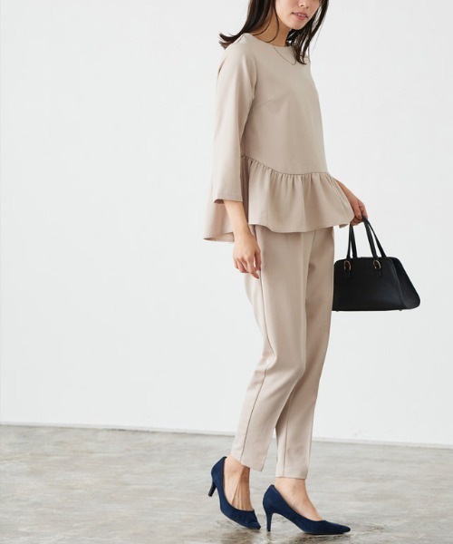 Pierrot（ピエロ）の「フリルセットアップ（セットアップ・レディース・ブラック/グレイッシュベージュ/ネイビー/キャメル/グレイッシュブルー/ダークネイビー・M/L/PM）」の13枚目の写真