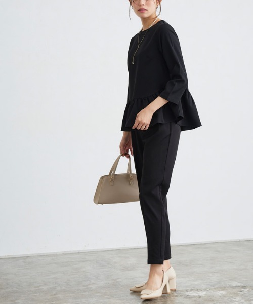 Pierrot（ピエロ）の「フリルセットアップ（セットアップ・レディース・ブラック/グレイッシュベージュ/ネイビー/キャメル/グレイッシュブルー/ダークネイビー・M/L/PM）」の7枚目の写真