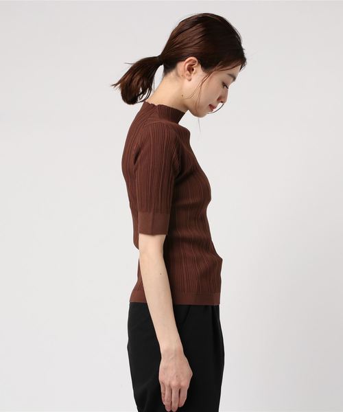 NOLLEY’S Sophi(ノーリーズソフィ)の「ランダムリブハイネック5分袖ニット(ニット/セーター・レディース・サーモンピンク/アイボリー/ライトブルー/ブラウン・38/36)」の6枚目の写真