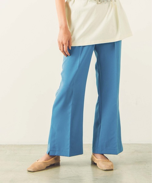 WEGO(ウィゴー)の「WEGO/カラースリットフレアパンツ(スラックス・レディース・ブラック/ブラウン/レッド/イエロー/ブルー/グリーン/アイボリー・SMALL/MEDIUM)」の5枚目の写真