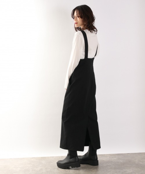 yuw（ユウ）の「デニムライクジャンスカ　893537（ジャンパースカート・レディース・ブラック/ワンウォッシュ・MEDIUM/LARGE）」の3枚目の写真