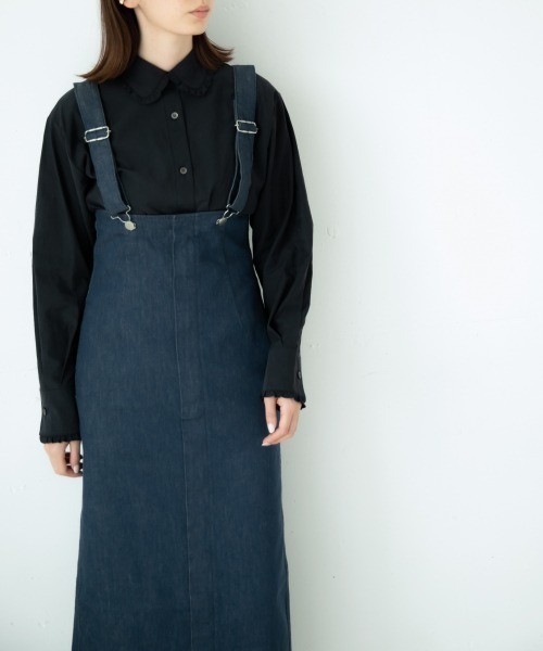 yuw（ユウ）の「デニムライクジャンスカ　893537（ジャンパースカート・レディース・ブラック/ワンウォッシュ・MEDIUM/LARGE）」の6枚目の写真