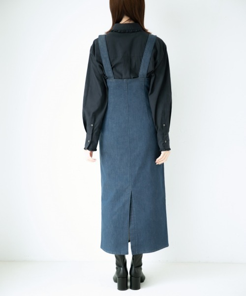 yuw（ユウ）の「デニムライクジャンスカ　893537（ジャンパースカート・レディース・ブラック/ワンウォッシュ・MEDIUM/LARGE）」の8枚目の写真