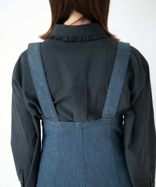 yuw（ユウ）の「デニムライクジャンスカ　893537（ジャンパースカート・レディース・ブラック/ワンウォッシュ・MEDIUM/LARGE）」の9枚目の写真