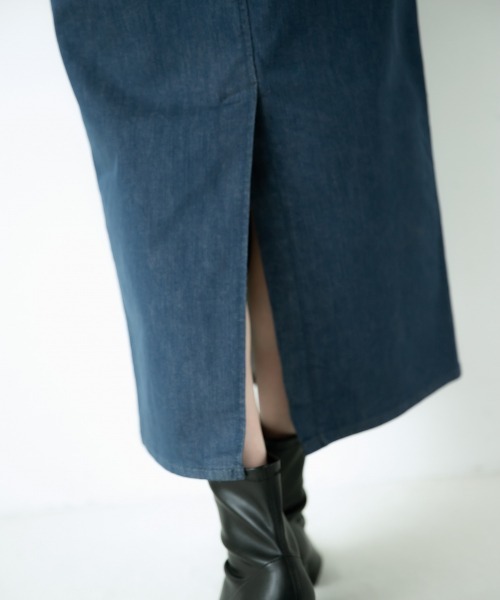 yuw（ユウ）の「デニムライクジャンスカ　893537（ジャンパースカート・レディース・ブラック/ワンウォッシュ・MEDIUM/LARGE）」の14枚目の写真