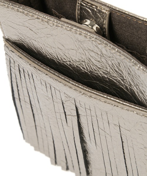 PAGEBOY（ページボーイ）の「フリンジスクエアショルダー（ショルダーバッグ・レディース・ブラック/ブロンズ・FREE）」の6枚目の写真