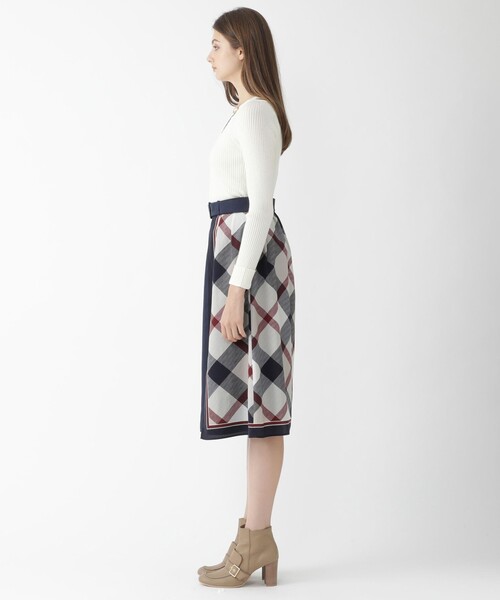 BLUE LABEL CRESTBRIDGE（ブルーレーベルクレストブリッジ）の