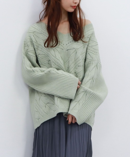 archives(アルシーヴ)の「Vネックケーブルニットプルオーバー(ニット/セーター・レディース・ブルー/アイボリー/ミント・MEDIUM)」の3枚目の写真