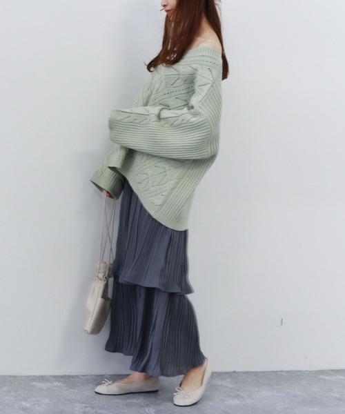 archives(アルシーヴ)の「Vネックケーブルニットプルオーバー(ニット/セーター・レディース・ブルー/アイボリー/ミント・MEDIUM)」の13枚目の写真