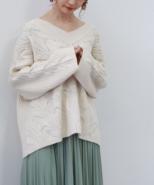 archives(アルシーヴ)の「Vネックケーブルニットプルオーバー(ニット/セーター・レディース・ブルー/アイボリー/ミント・MEDIUM)」の15枚目の写真