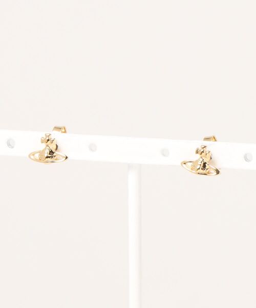 Vivienne Westwood（ヴィヴィアンウエストウッド）の「62010014/LORELEI STUD EARRINGS（ピアス（両耳用）・レディース・ブラック/ピンク/シルバー/ゴールド・FREE）」の4枚目の写真