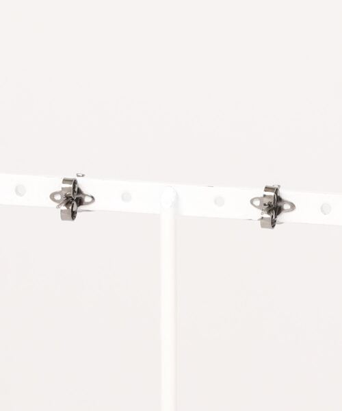 Vivienne Westwood（ヴィヴィアンウエストウッド）の「62010014/LORELEI STUD EARRINGS（ピアス（両耳用）・レディース・ブラック/ピンク/シルバー/ゴールド・FREE）」の5枚目の写真