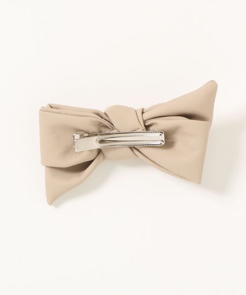 minia（ミニア）の「フェイクレザーリボンクリップ　◇（バレッタ/ヘアクリップ・レディース・ブラック/ベージュ・FREE）」の3枚目の写真