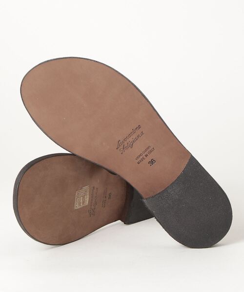 MAURO de BARI(マウロディバリ)の「MAURO de BARI Upper cover flat sandals(サンダル・レディース・ブラック/ブラウン・38/39/36/37)」の4枚目の写真