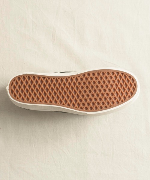 And A(アンドエー)の「VANS ヴァンズ / SLIP-ON PLATFORM SF プラットフォーム スター刺繍スリッポン サーフ / VN0A3MVC4XY(スリッポン・メンズ・ブラック×ホワイト・28cm/27.5cm/27cm/26.5cm/26cm)」の8枚目の写真